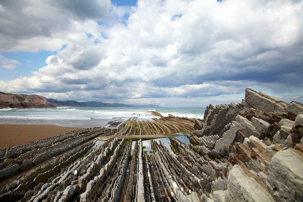 Urain Suites - Apartments At Flysch-Coast スマイア エクステリア 写真